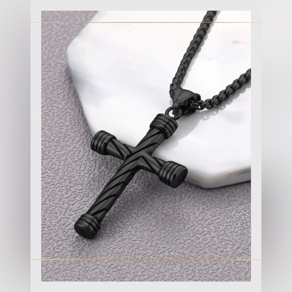 † Men’s Chunky Black Ion Plated Stainless Steel Latin Cross Necklace - Picture 2 of 8